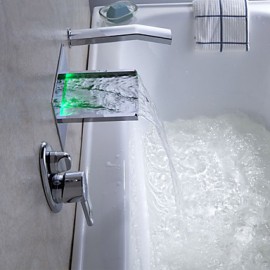 Zeitgenössisch Wandmontage LED / Wasserfall with Keramisches Ventil Einhand Drei Löcher for Chrom, Badewannenarmaturen / Waschbecken