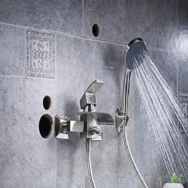 Wasserfall Bad Wasserhahn Badewanne Badewanne Brausebatterie mit Handbrause einzigen Griffhebel Nickel gebürstet eingestellt