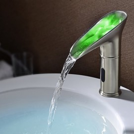 Zeitgenössisch Mittellage LED with Keramisches Ventil Einhand Ein Loch for Gebürsteter Nickel, Waschbecken Wasserhahn