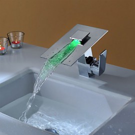 Zeitgenössisch deckenmontiert LED / Wasserfall with Keramisches Ventil Einhand Ein Loch for Chrom, Waschbecken Wasserhahn