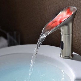 Zeitgenössisch Mittellage LED with Keramisches Ventil Einhand Ein Loch for Gebürsteter Nickel, Waschbecken Wasserhahn